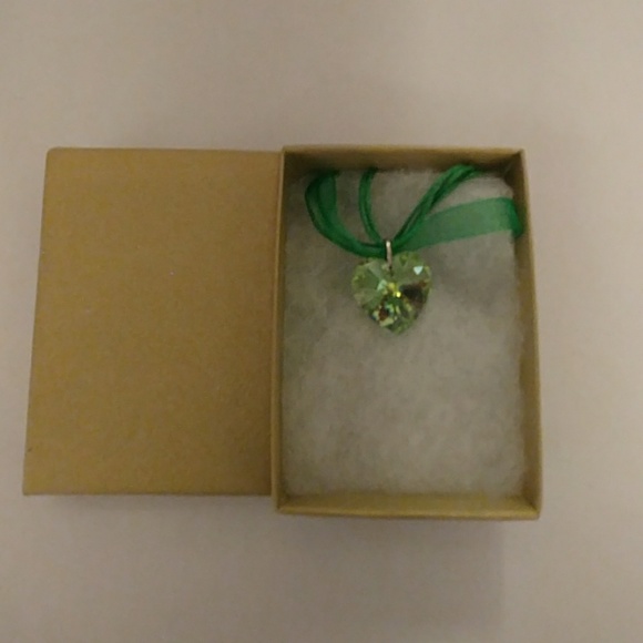 Kelly Green Crystal Heart Necklace - Picture 8 of 8